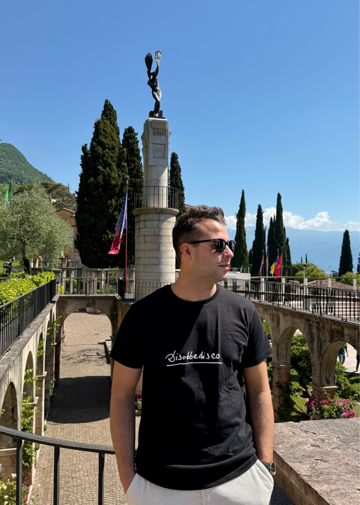 Maglietta Nera "Disobbedisco"